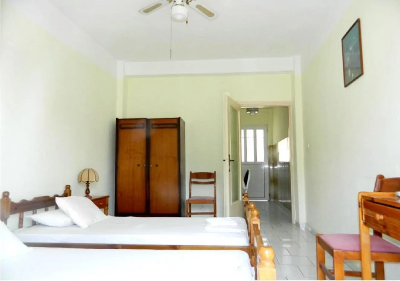 Logara'S Apartments Agia Efimia Apart Otel